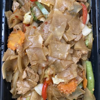 Aura Thai - Drunken Noodle - Thai Near Me - Long Beach, California