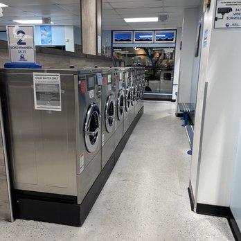 Big Waves Laundromat - Laundry Services Near Me - Santa Monica, California Big Waves Laundromat - Laundry Services Near Me - Santa Monica, California
