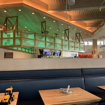 Roger Bar & Restaurant - Indoor - New American Near Me - Mountain View, California Roger Bar & Restaurant - Indoor - New American Near Me - Mountain View, California