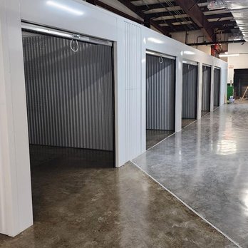 Life Storage - Frederick - 4026_Exterior Units - Self Storage Near Me - Frederick, Maryland