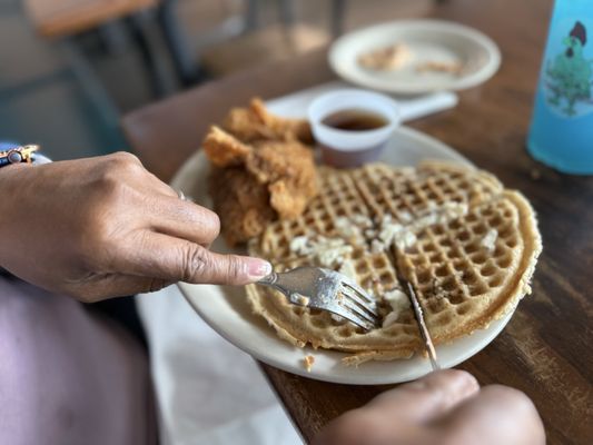 Lo-Lo's Chicken & Waffles by null