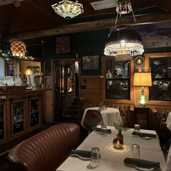 CAFE AROMA - Updated August 2025 - 635 Photos & 1007 Reviews
