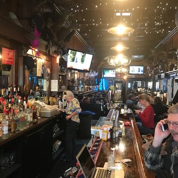 Tune Inn - Just a cool vibe! White collar, blue collar, rich, poor, etc., all love good burgers and beer! - Dive Bars Near Me - Washington, DC, District of Columbia
