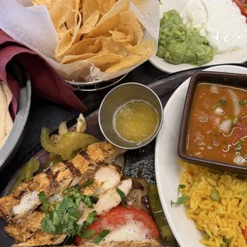 Guapo's Cocina & Bar - Chicken Fajitas - Mexican Near Me - Falls Church, Virginia