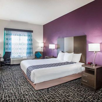 La Quinta by Wyndham Pontoon Beach - Guest room - Hotels Near Me - Pontoon Beach, Illinois La Quinta by Wyndham Pontoon Beach - Guest room - Hotels Near Me - Pontoon Beach, Illinois