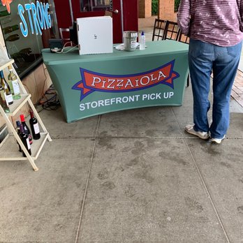 Pizzaiola - Nobody is entering the restaurant these days. - Pizza Near Me - North Babylon, New York