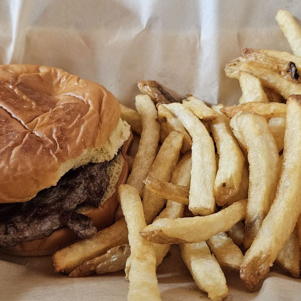Bridge’s End Brewing - Children's burger - Brewpubs Near Me - Shawnee Hills, Ohio