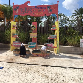 LuLu's Destin - Water play area - Seafood Near Me - Destin, Florida