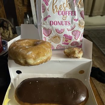 Sweet B Donut Shop - My donut selection - Donuts Near Me - Joshua, Texas Sweet B Donut Shop - My donut selection - Donuts Near Me - Joshua, Texas