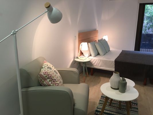 L & H Latina by null