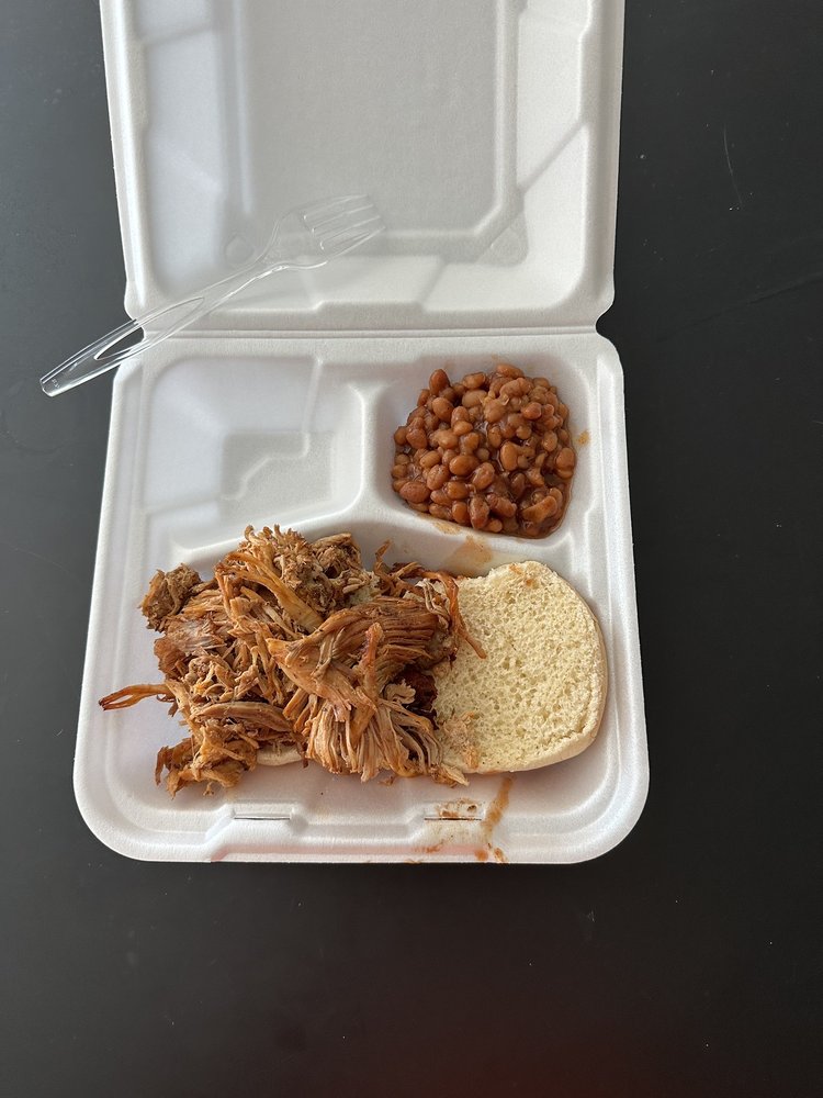 Smokin Barrels BBQ Logo