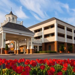The Inn at Opryland, A Gaylord Hotel - The Inn at Opryland is a Gaylord hotel that offers refreshed guest rooms, a heated indoor pool, the onsite Opry Backstage Grill and more.