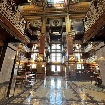 Iowa State Capitol - Landmarks & Historical Buildings Near Me - Des Moines, Iowa Iowa State Capitol - Landmarks & Historical Buildings Near Me - Des Moines, Iowa