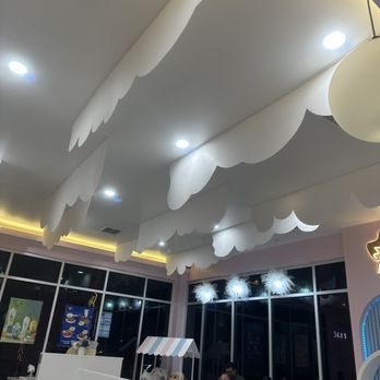 Tsaocaa - St Johns - Fun cloud ceiling - Desserts Near Me - Saint Johns, Florida