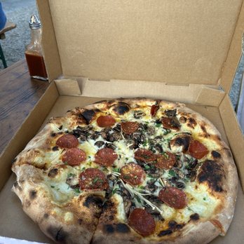 Pitfire Pizza - FIELD MUSHROOM - Pizza Near Me - North Hollywood, California
