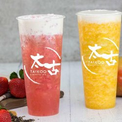 Taikoo - fresh fruit Tea with Foam .