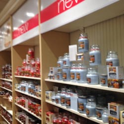 Yankee Candle - Natick Yankee Candle -- Natick Mall : 1245 Worcester Street / Route 9, Natick Interior
