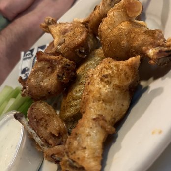 Davis' Pub - Old bay wings - American Near Me - Annapolis, Maryland