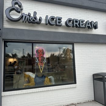 Em’s Ice Cream - Front of the restaurant - Ice Cream & Frozen Yogurt Near Me - Wheat Ridge, Colorado Em’s Ice Cream - Front of the restaurant - Ice Cream & Frozen Yogurt Near Me - Wheat Ridge, Colorado