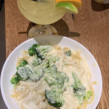 Olive Garden Italian Restaurant - Fettuccine Alfredo - Italian Near Me - Denton, Texas Olive Garden Italian Restaurant - Fettuccine Alfredo - Italian Near Me - Denton, Texas