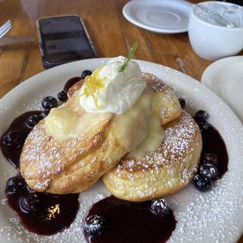 Cream Pot - Lemon Blueberry Soufflé Pancakes - Breakfast & Brunch Near Me - Honolulu, Hawaii Cream Pot - Lemon Blueberry Soufflé Pancakes - Breakfast & Brunch Near Me - Honolulu, Hawaii