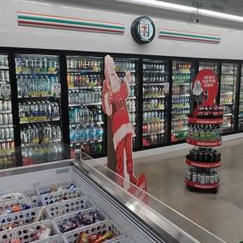 7-Eleven - the inside of a grocery store - Convenience Stores Near Me - Chicago, Illinois