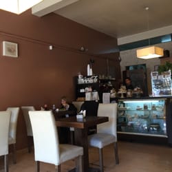 Delicatesse - Un pequeño lugar, lindo para almorzar a diario en San Miguel. Pocas mesas pero gente amable.