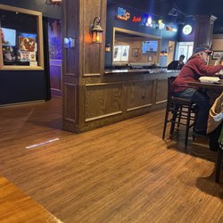 The Donkey Inn Bar and Grill - Nice clean place!