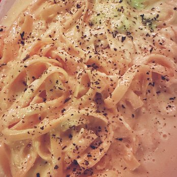 Scotti's Italian Restaurant - Fettuccine Alfredo - Italian Near Me - Cincinnati, Ohio Scotti's Italian Restaurant - Fettuccine Alfredo - Italian Near Me - Cincinnati, Ohio