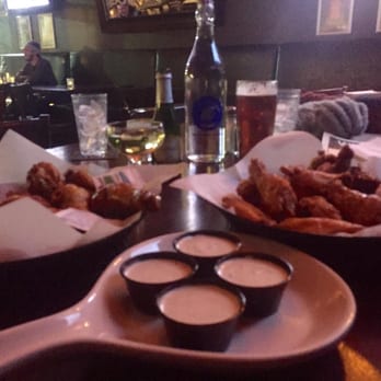 Rocks Lakeview - $0.50 wings on Thursdays, Rocks Lakeview! - Sports Bars Near Me - Chicago, Illinois