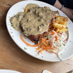 Das Wirtshaus - Godt med svampesovs :)
