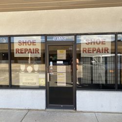 Tulsa Shoe Rebuilders - Front door