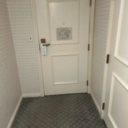 The small sorry The small dirty room They tried to pawn off on us !!! Terrible customer service and hospitality The small sorry The small dirty room They tried to pawn off on us !!! Terrible customer service and hospitality