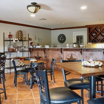 Horseshoe Bend Cellars Vineyard & Winery - Wineries Near Me - Iowa Park, Texas