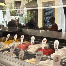 Le Glacier 16 - Ice cream and gelato