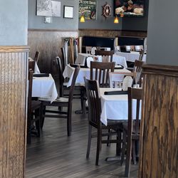 Lucky’s Blind Fish Grill - Main dining area