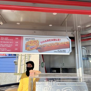 Universal Studios Hollywood - Look at this 22 inch hotdog - Amusement Parks Near Me - Universal City, California Universal Studios Hollywood - Look at this 22 inch hotdog - Amusement Parks Near Me - Universal City, California