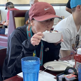 Happy Diner - Fantastic hot cocoa!!!!!!!!!!!!!!!!!!!!! - Breakfast & Brunch Near Me - San Pedro, California Happy Diner - Fantastic hot cocoa!!!!!!!!!!!!!!!!!!!!! - Breakfast & Brunch Near Me - San Pedro, California