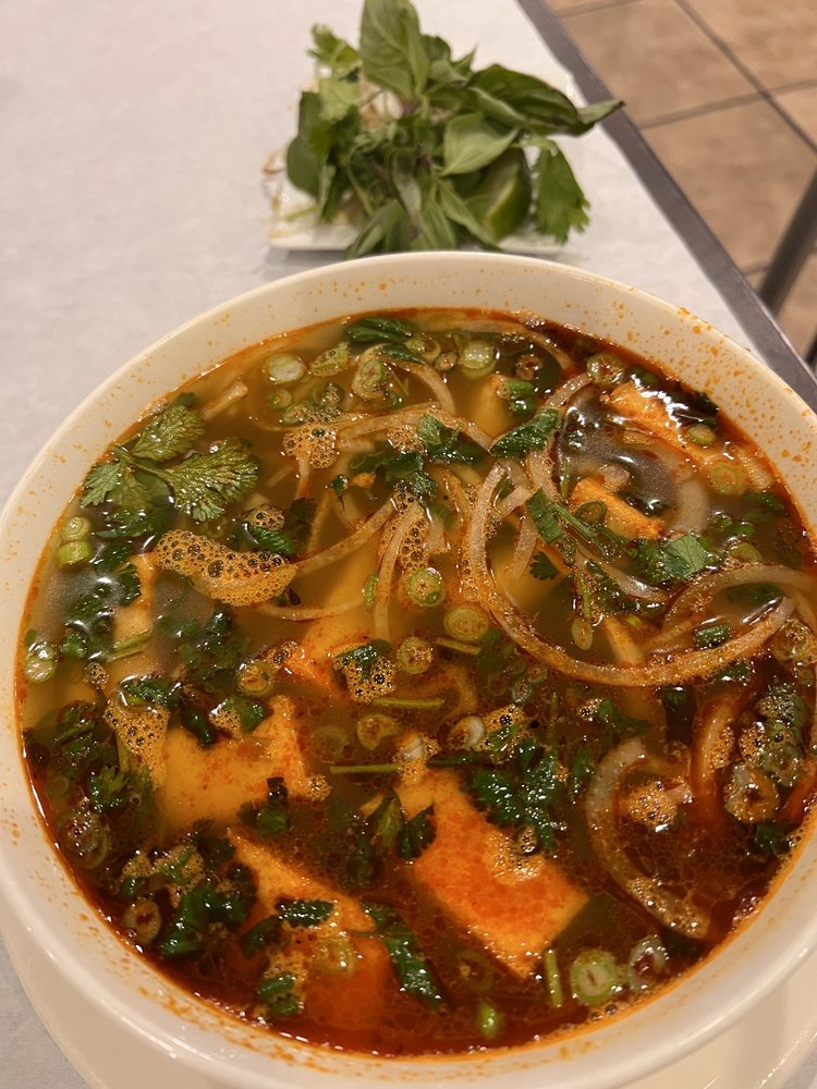 WHITE BOWL Updated September 2024 79 Photos & 81 Reviews 235