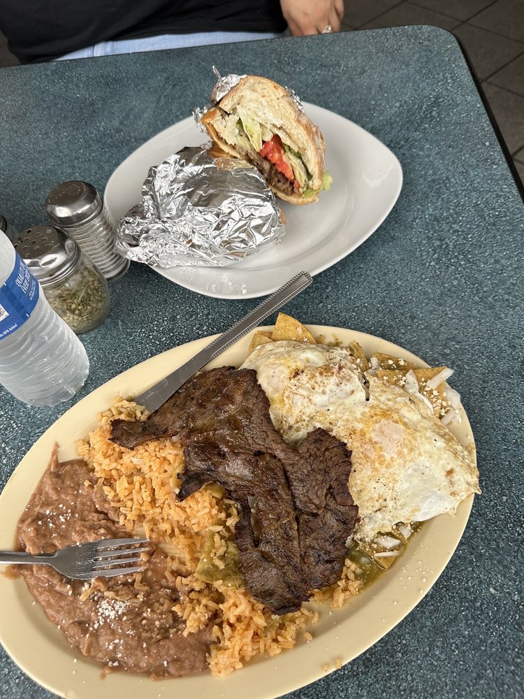 El Azteca Taqueria