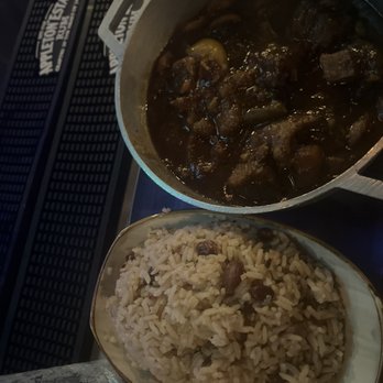 Dukunoo - Lik Yuh Finga Oxtail Plate - Caribbean Near Me - Miami, Florida Dukunoo - Lik Yuh Finga Oxtail Plate - Caribbean Near Me - Miami, Florida