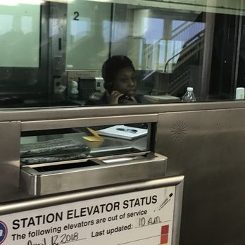 CTA - Washington/Wells - Train Stations Near Me - Chicago, Illinois