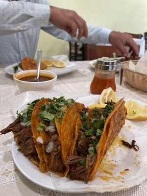 Birrieria El Taco Solito by null