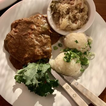 Der Lindenbaum - So flippin' good - German Near Me - Fredericksburg, Texas