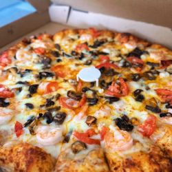 Lavo Noodle & Thai Curry Pizza 2 - Seafood tom yum pizza with cilantro on the side