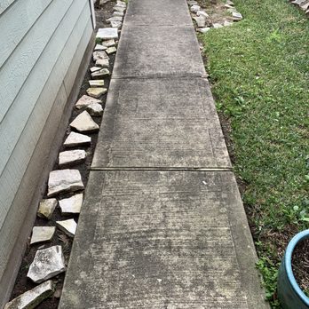 Power Pressure Wash - Walkway before. - Window Washing Near Me - Missouri City, Texas Power Pressure Wash - Walkway before. - Window Washing Near Me - Missouri City, Texas