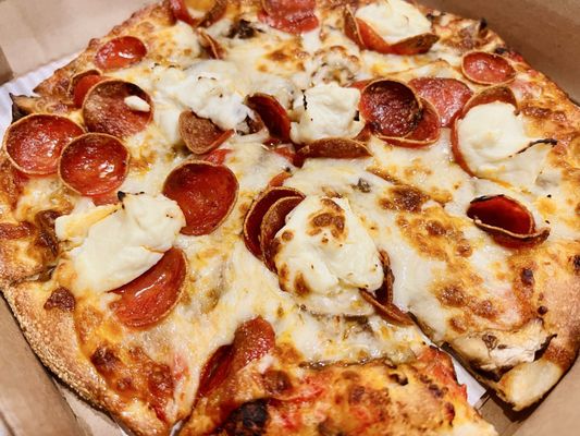 Luna Pizzeria by null
