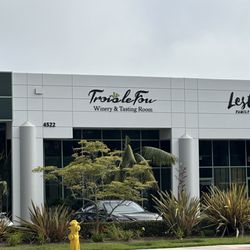 Trois le Fou Winery