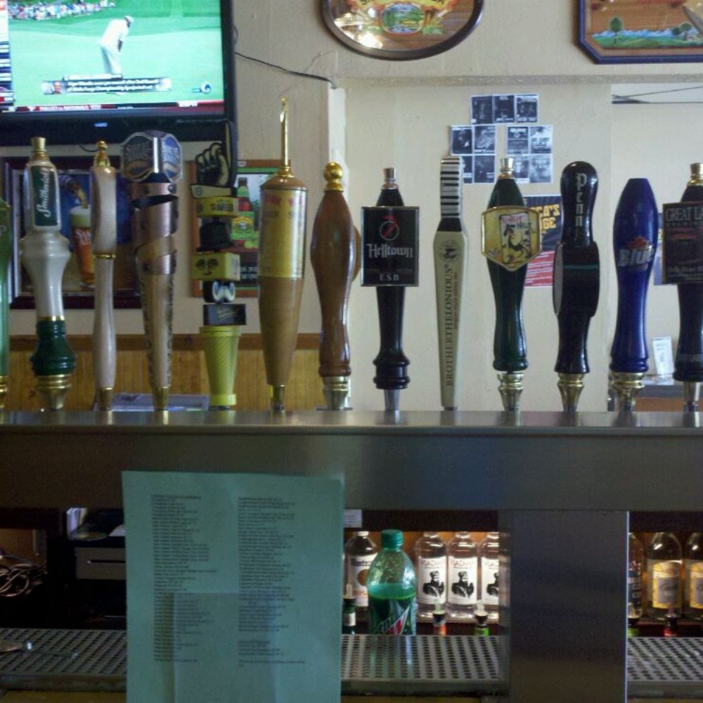 Sidelines Bar & Grill - Taps - Dive Bars Near Me - Pittsburgh, Pennsylvania