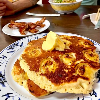 Jack's Inn - AMAZING banana pancakes (and a side of bacon, of course) - Breakfast & Brunch Near Me - Kahului, Hawaii Jack's Inn - AMAZING banana pancakes (and a side of bacon, of course) - Breakfast & Brunch Near Me - Kahului, Hawaii